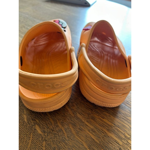 Crocs with 6 Charms – Peachy‎ Orange – Size 4/6 - Picture 6 of 8